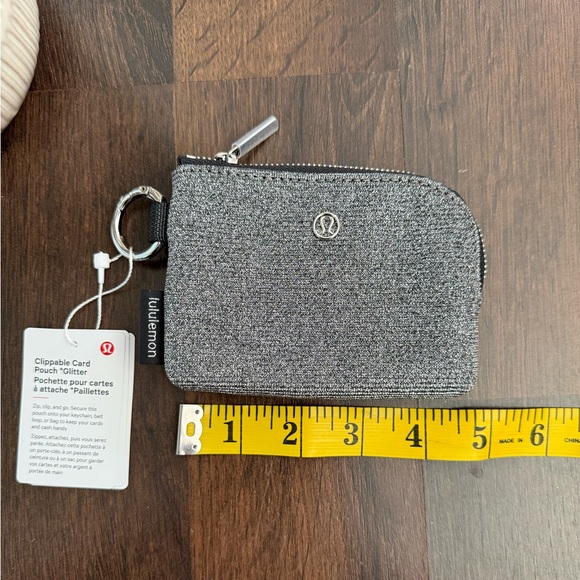 🆕 Lululemon Clippable Card Pouch - Glitter - Picture 4 of 16